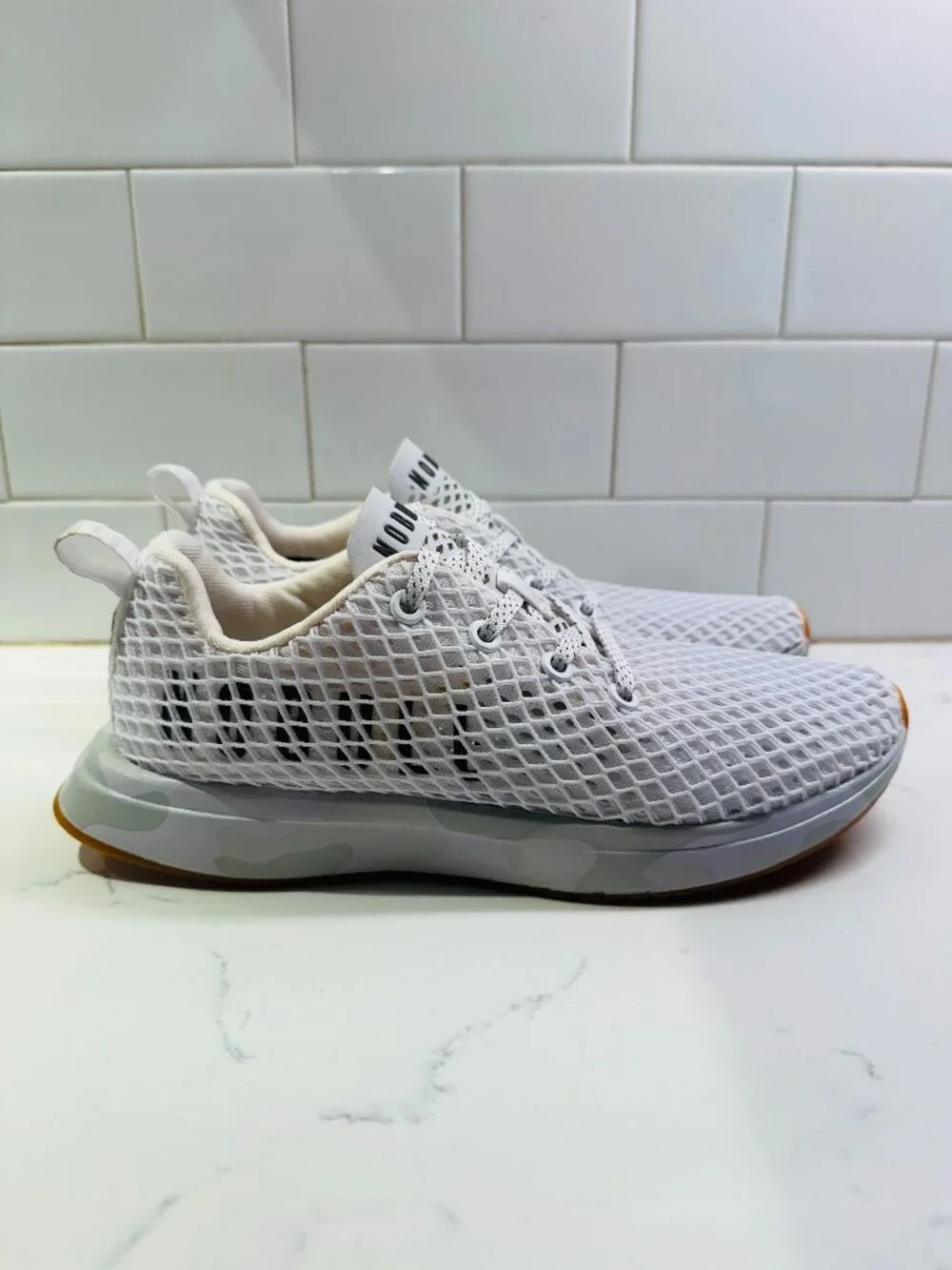 NoBull Runner+ White Mesh Lace Up Sneaker Camo Outsole Womens 7.5 Hybrid Trainer